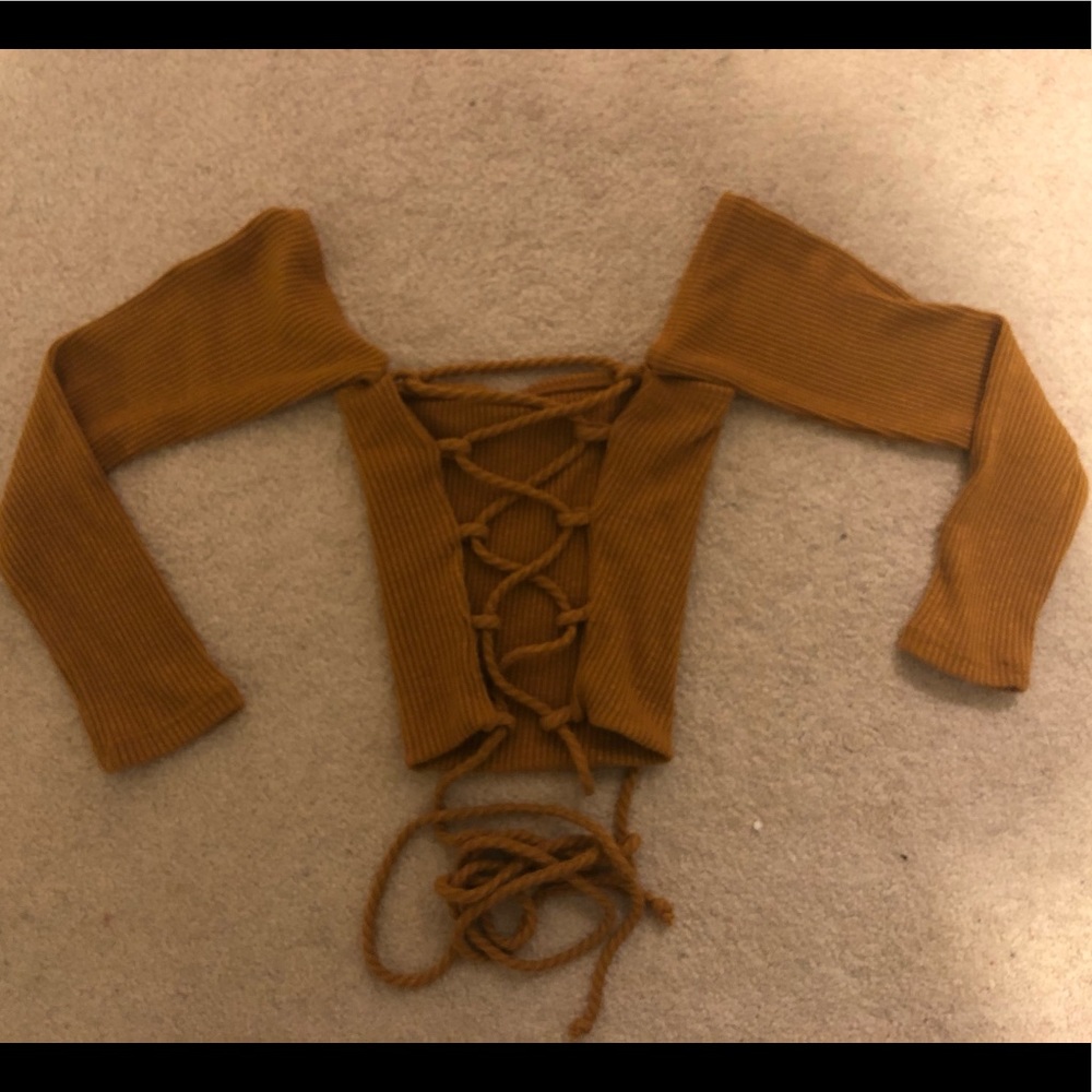 Detailed crop top